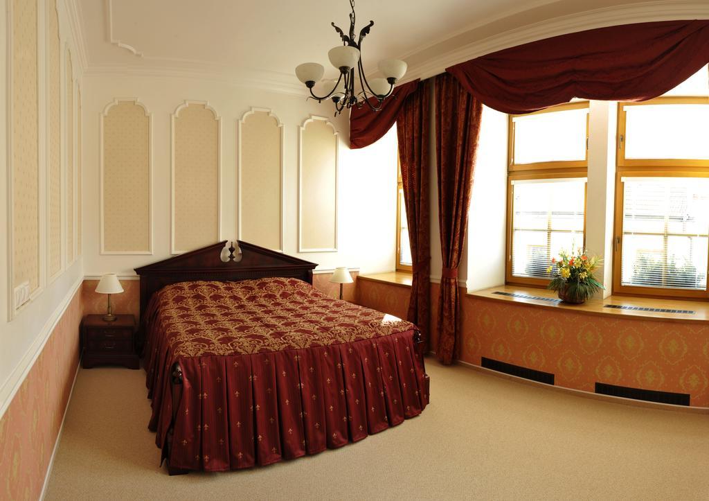 Velké Meziříčí Hotel Pod Zamkem חדר תמונה