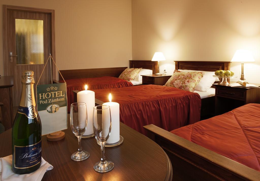 Velké Meziříčí Hotel Pod Zamkem מראה חיצוני תמונה