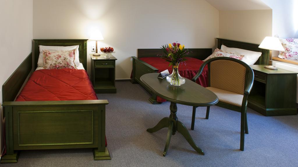 Velké Meziříčí Hotel Pod Zamkem חדר תמונה