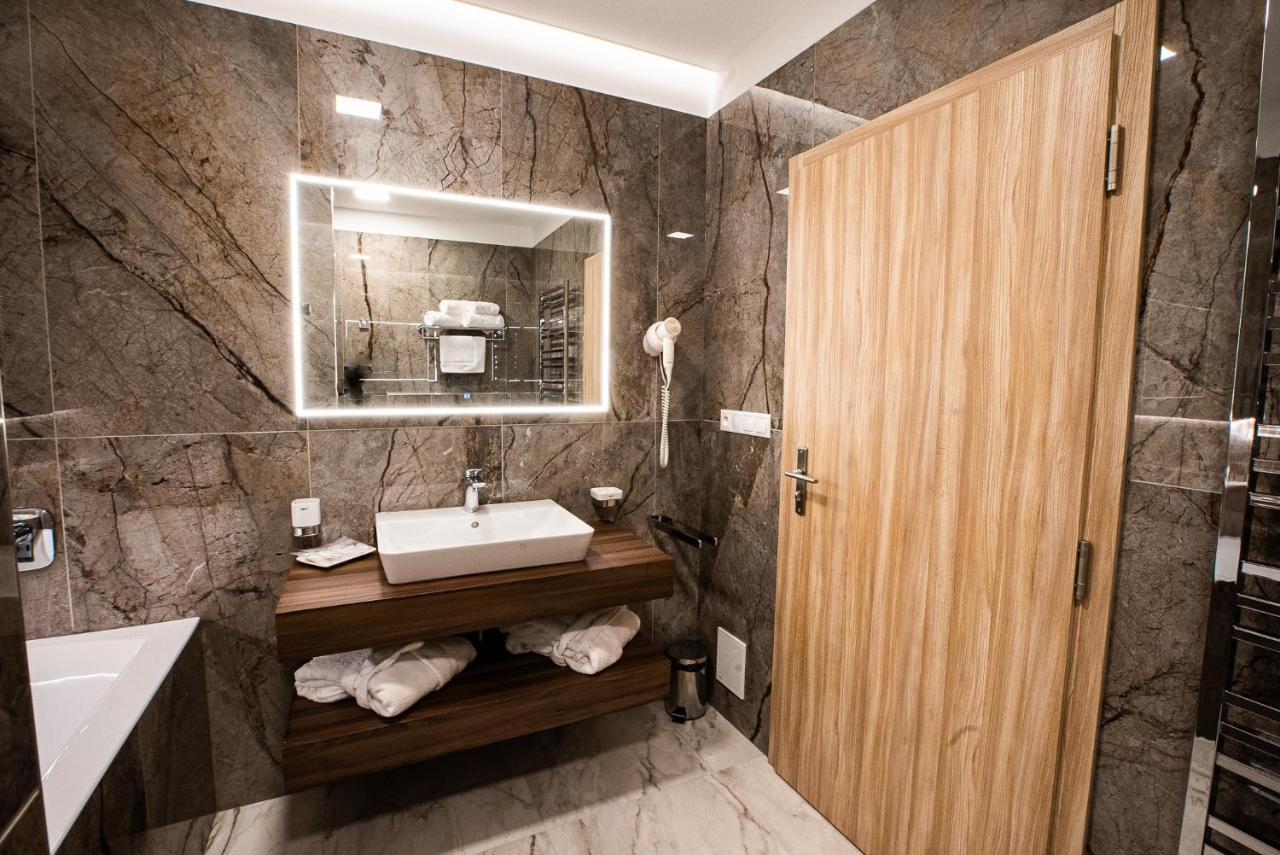 Velké Meziříčí Hotel Pod Zamkem מראה חיצוני תמונה